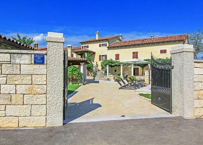 Maria Tereza Villa *