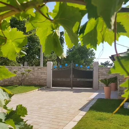 Maria Tereza Villa Zminj