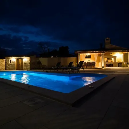 Maria Tereza Villa